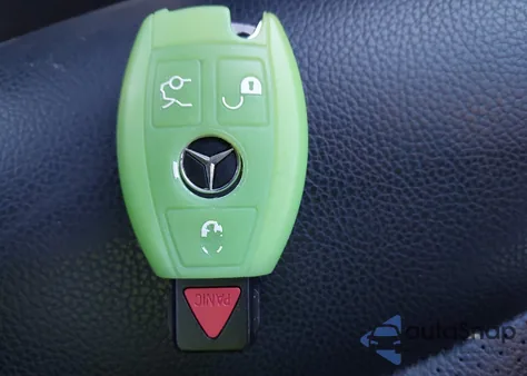 2014 Mercedes-Benz E 350 4Matic z USA, uszkodzony, nr VIN WDDHF8JB0EA882911